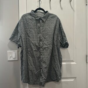 SYNRGY - Black and White Floral Print Casual Button Down 3XLT